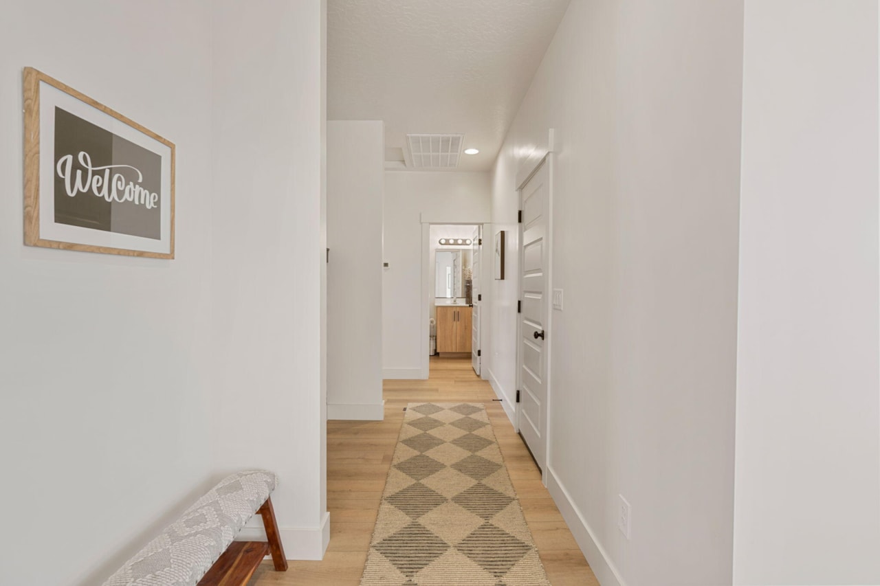 6181 S White Bee CIR St George, UT 84790 home for sale, MLS#25-267172 - Erika Rogers Photo 13