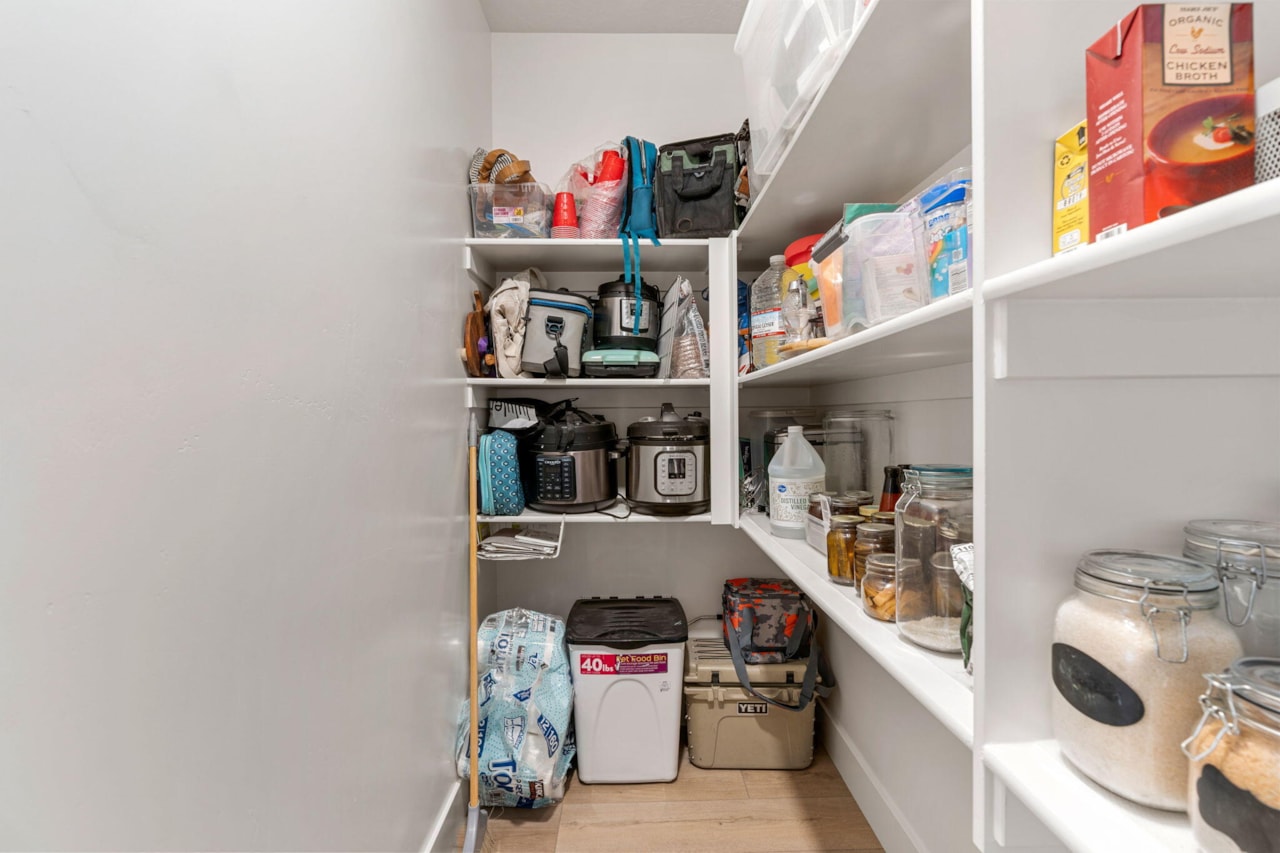 6181 S White Bee CIR St George, UT 84790 home for sale, MLS#25-267172 - Erika Rogers Photo 32