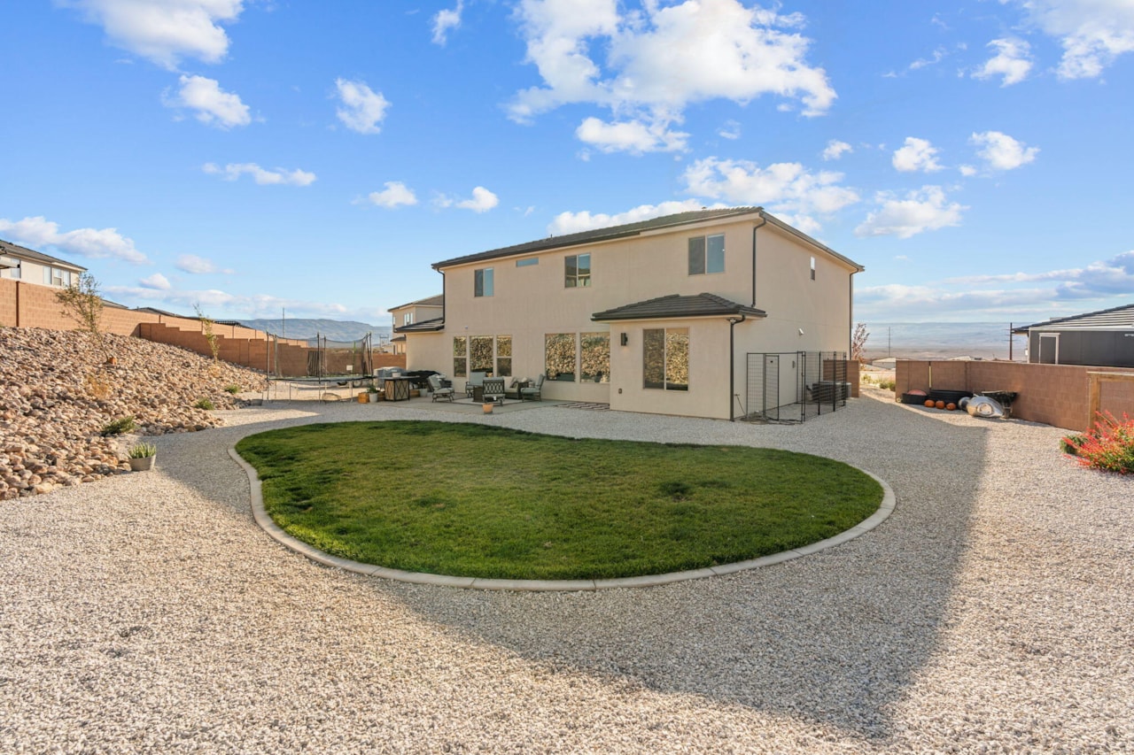 6181 S White Bee CIR St George, UT 84790 home for sale, MLS#25-267172 - Erika Rogers Photo 63