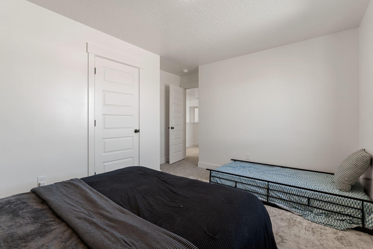 6181 S White Bee CIR St George, UT 84790 home for sale, MLS#25-267172 - Erika Rogers Photo 45