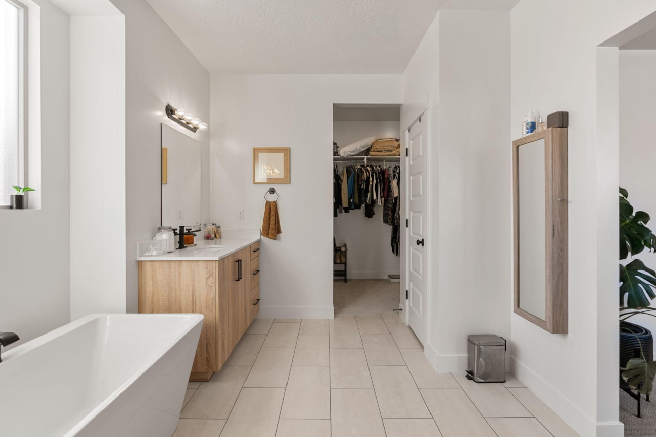 6181 S White Bee CIR St George, UT 84790 home for sale, MLS#25-267172 - Erika Rogers Photo 22