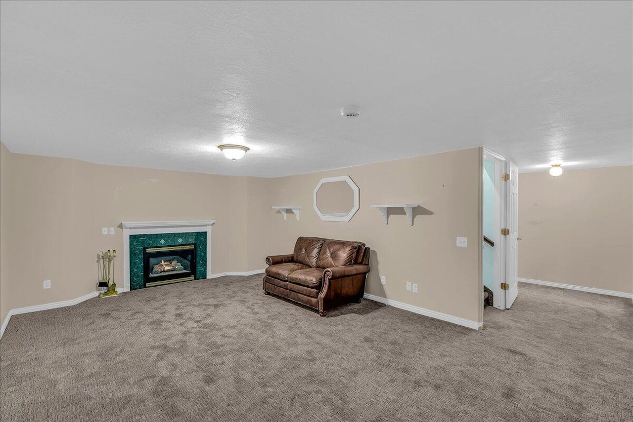 180 N 1100 E #190 Washington, UT 84780 home for sale, MLS#25-267625 - Erika Rogers Photo 15