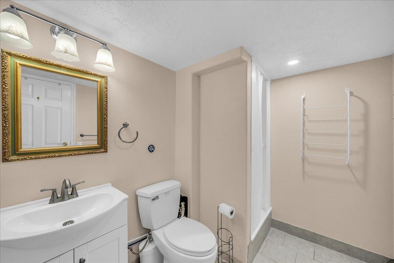 180 N 1100 E #190 Washington, UT 84780 home for sale, MLS#25-267625 - Erika Rogers Photo 20