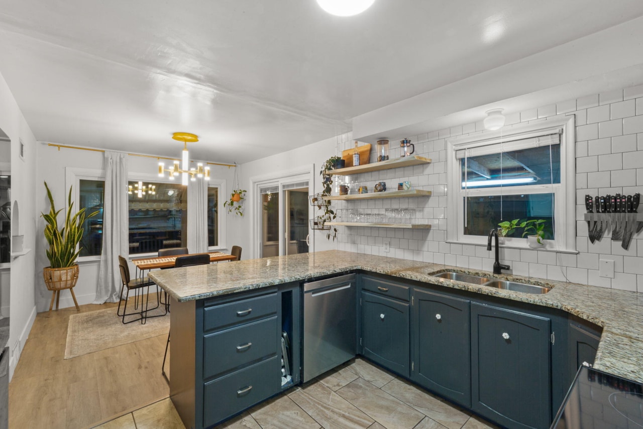 295 S 200 E St George, UT 84770 home for sale, MLS#25-267626 - Erika Rogers Photo 6