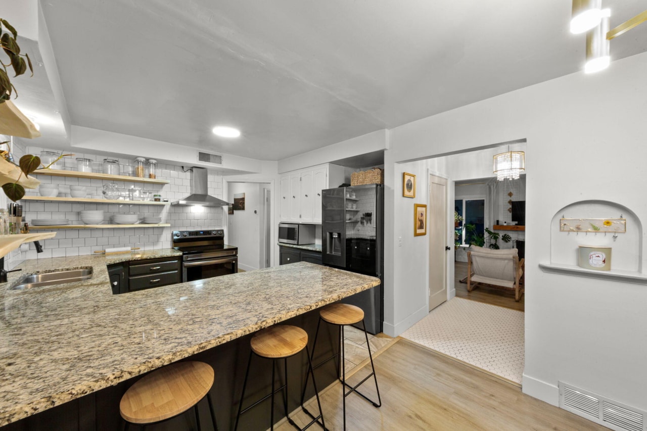 295 S 200 E St George, UT 84770 home for sale, MLS#25-267626 - Erika Rogers Photo 8