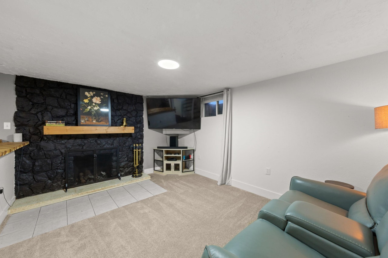 295 S 200 E St George, UT 84770 home for sale, MLS#25-267626 - Erika Rogers Photo 20