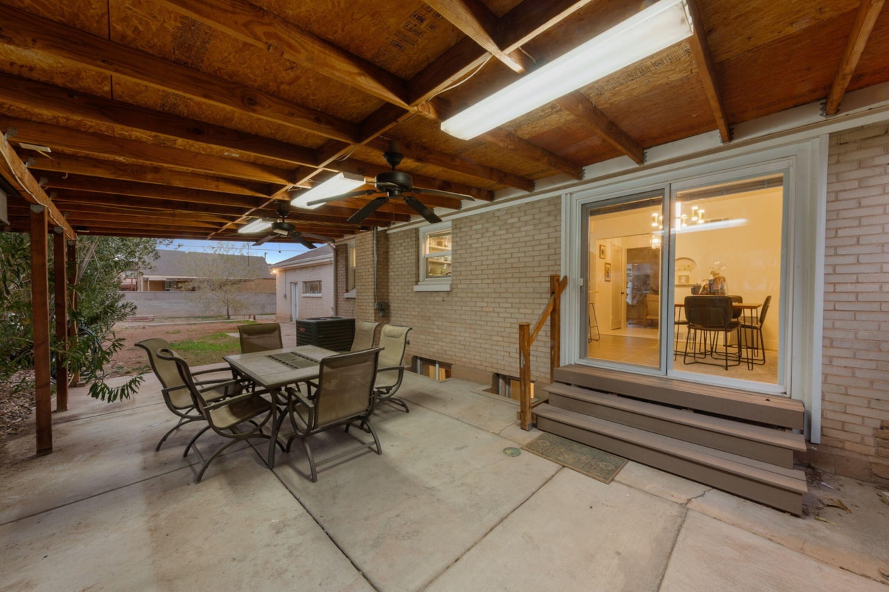 295 S 200 E St George, UT 84770 home for sale, MLS#25-267626 - Erika Rogers Photo 31