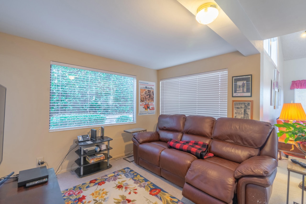 1411 W Hopi CIR St George, UT 84790 home for sale, MLS#25-267628 - Erika Rogers Photo 7