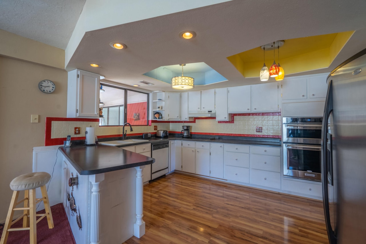 1411 W Hopi CIR St George, UT 84790 home for sale, MLS#25-267628 - Erika Rogers Photo 9