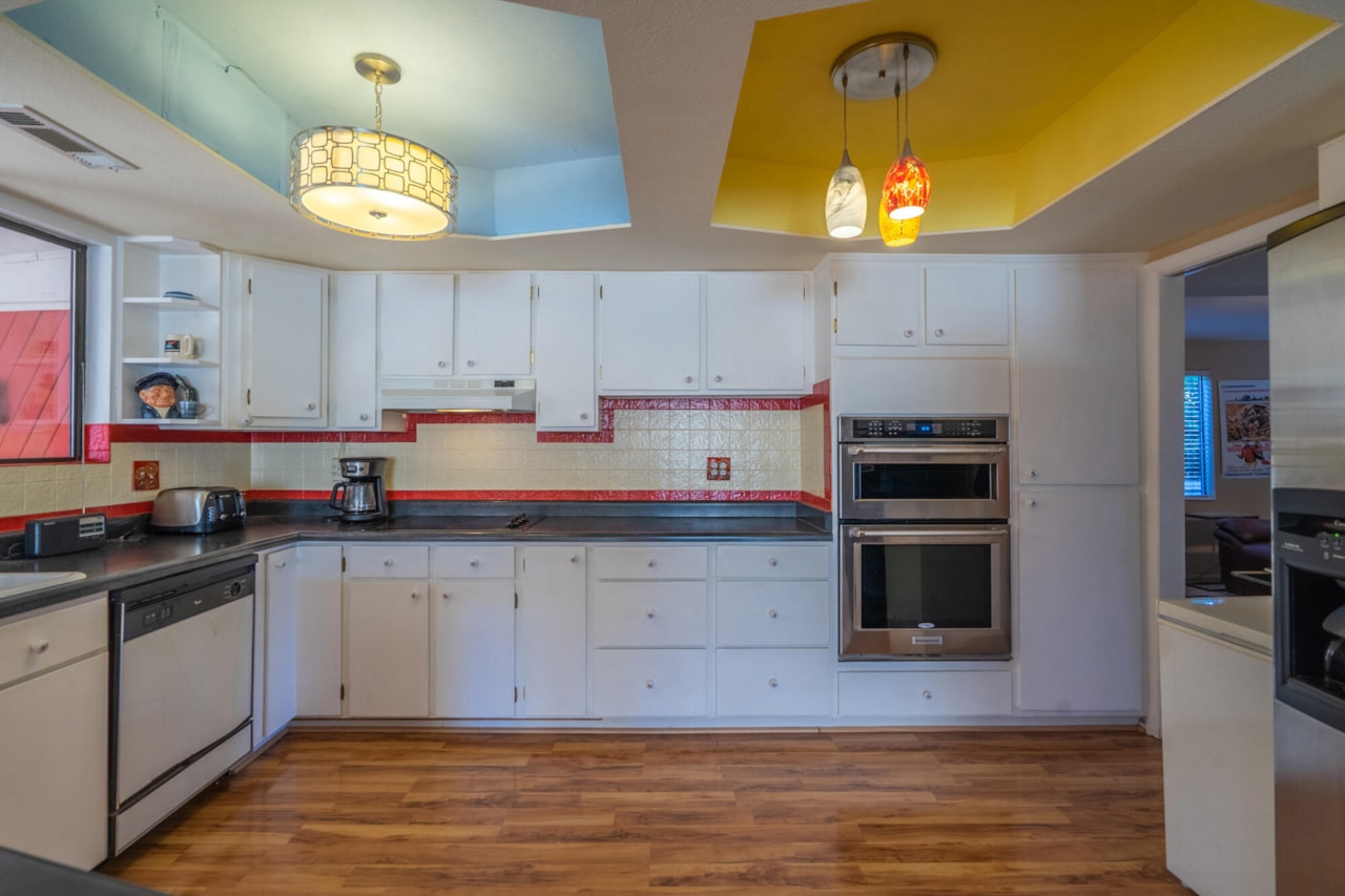 1411 W Hopi CIR St George, UT 84790 home for sale, MLS#25-267628 - Erika Rogers Photo 10