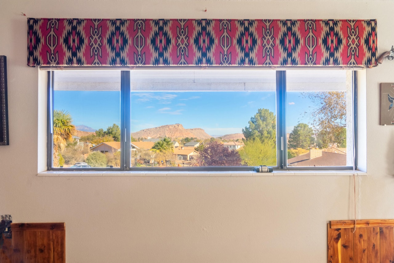 1411 W Hopi CIR St George, UT 84790 home for sale, MLS#25-267628 - Erika Rogers Photo 35