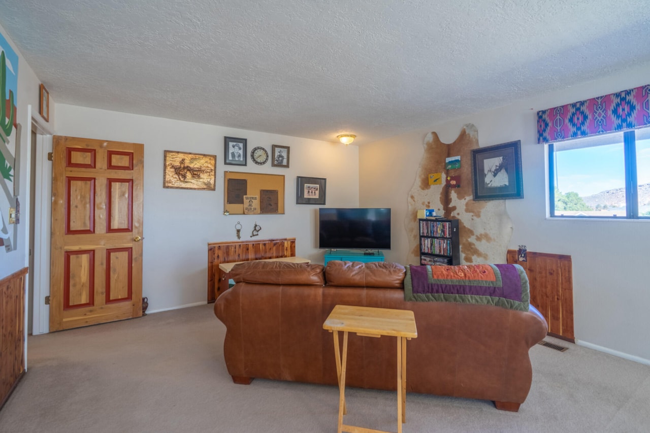 1411 W Hopi CIR St George, UT 84790 home for sale, MLS#25-267628 - Erika Rogers Photo 36