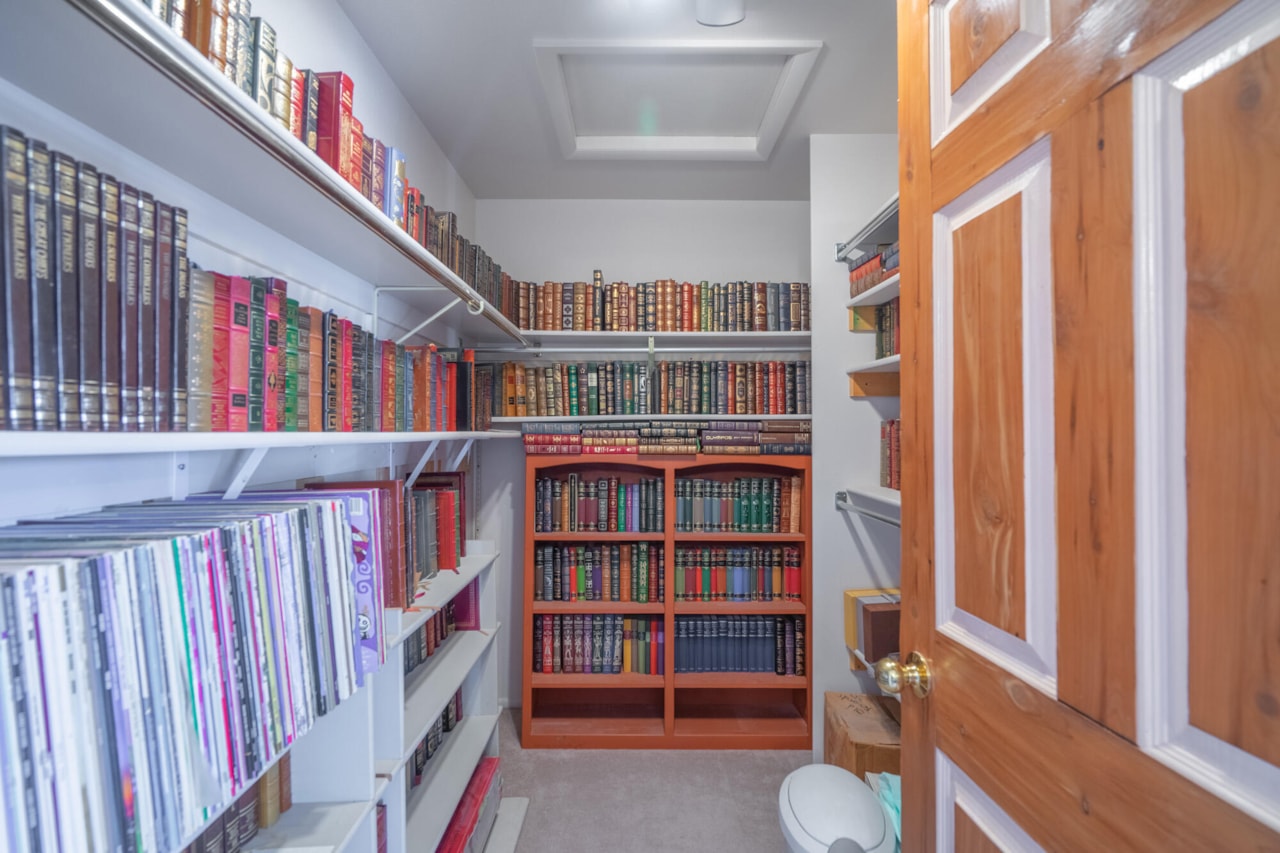 1411 W Hopi CIR St George, UT 84790 home for sale, MLS#25-267628 - Erika Rogers Photo 39