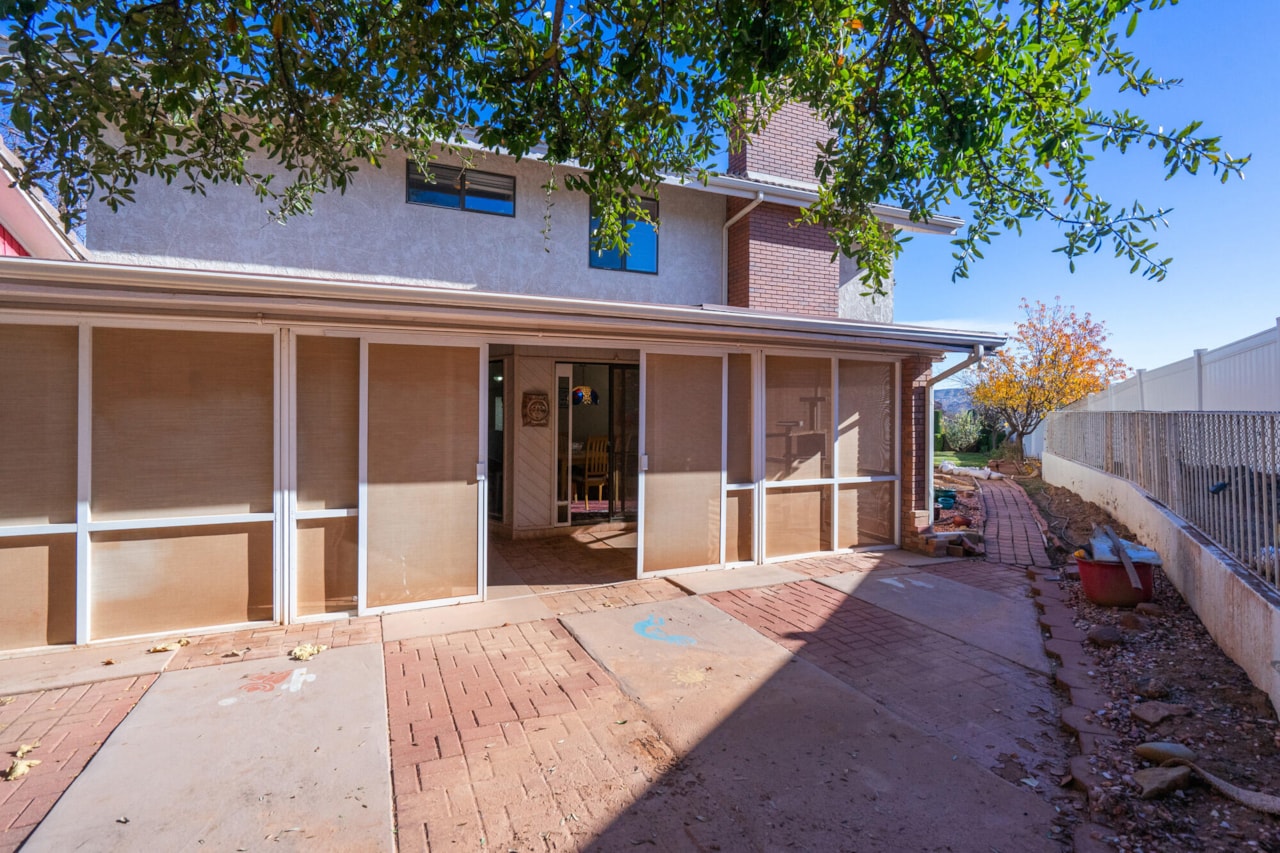 1411 W Hopi CIR St George, UT 84790 home for sale, MLS#25-267628 - Erika Rogers Photo 77