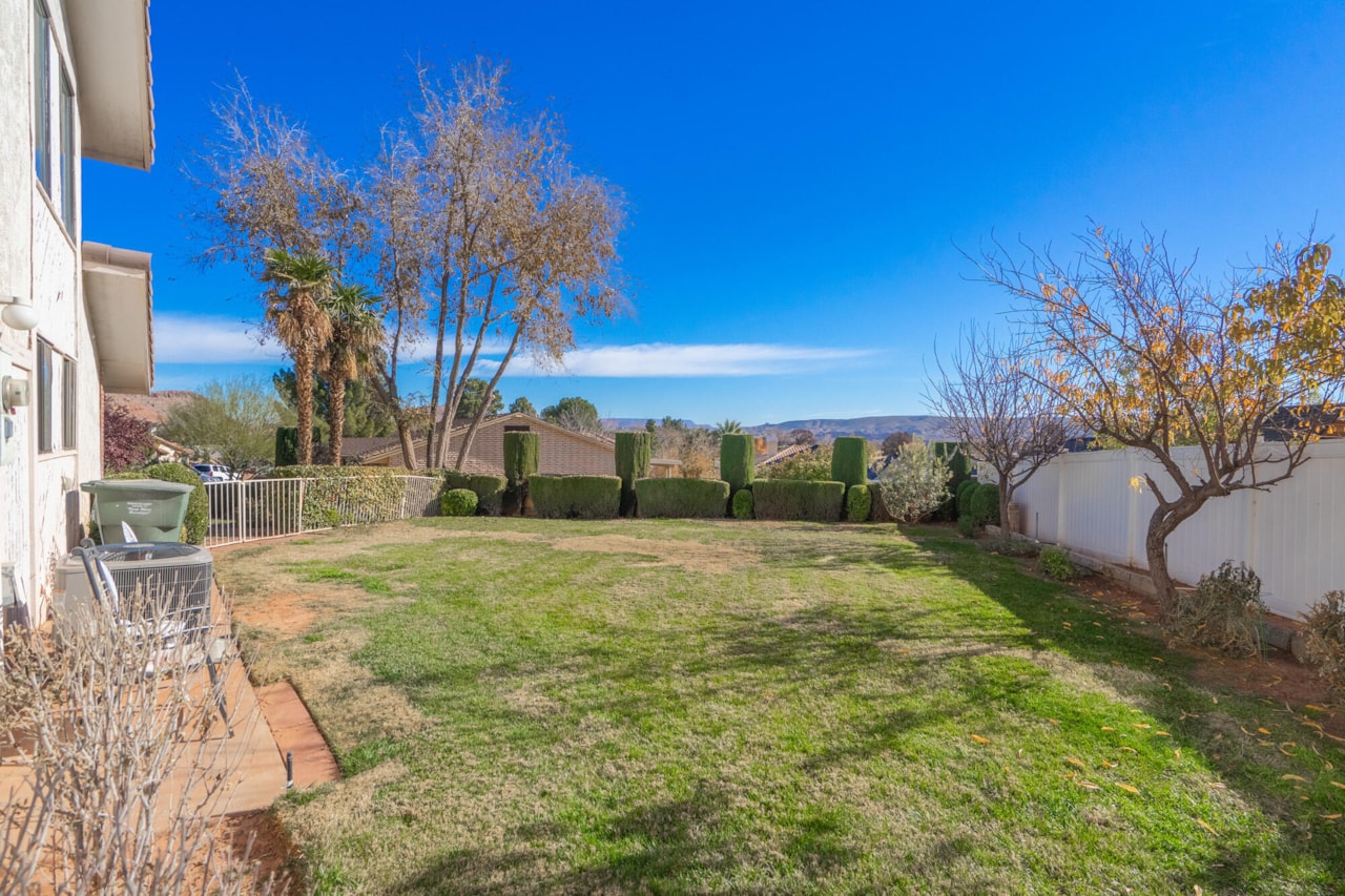 1411 W Hopi CIR St George, UT 84790 home for sale, MLS#25-267628 - Erika Rogers Photo 79