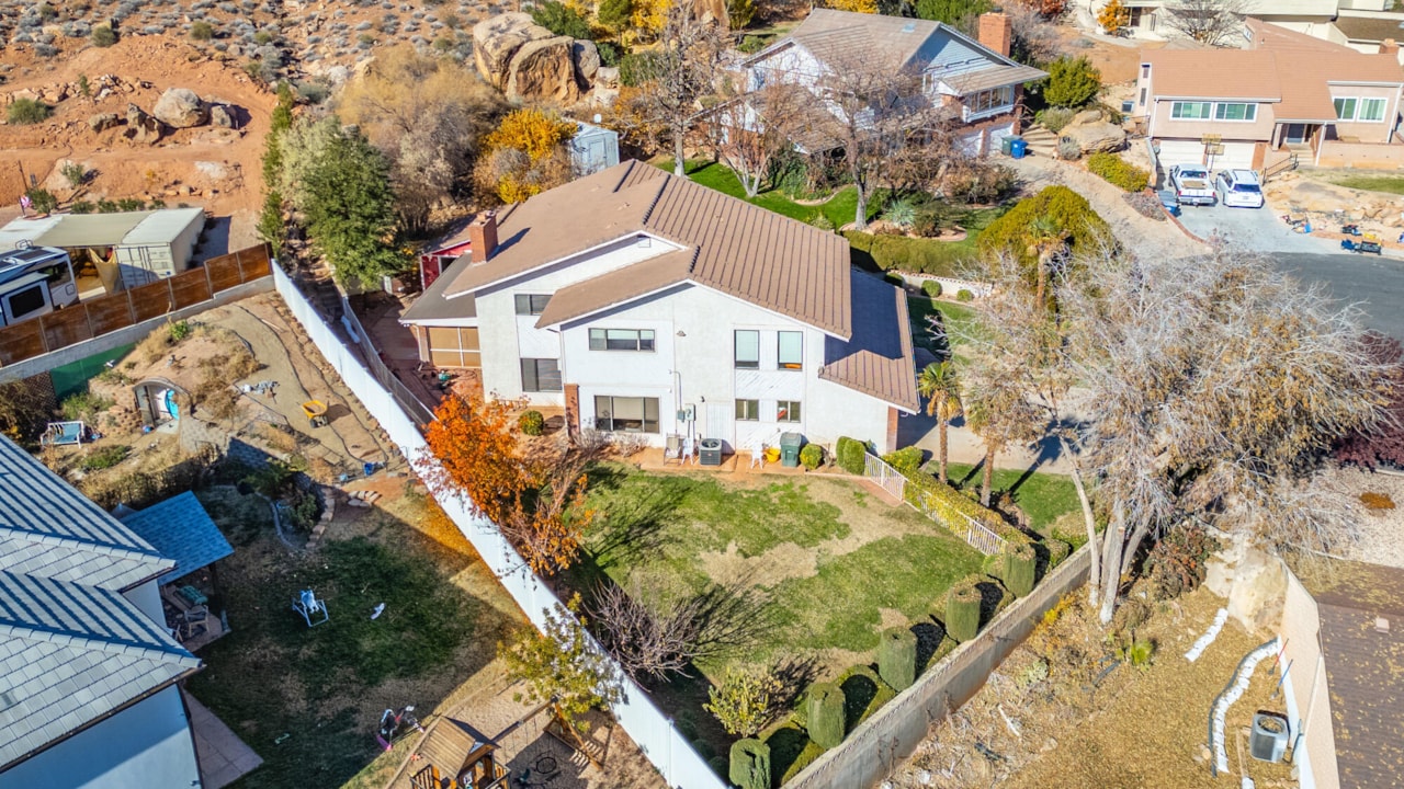 1411 W Hopi CIR St George, UT 84790 home for sale, MLS#25-267628 - Erika Rogers Photo 89