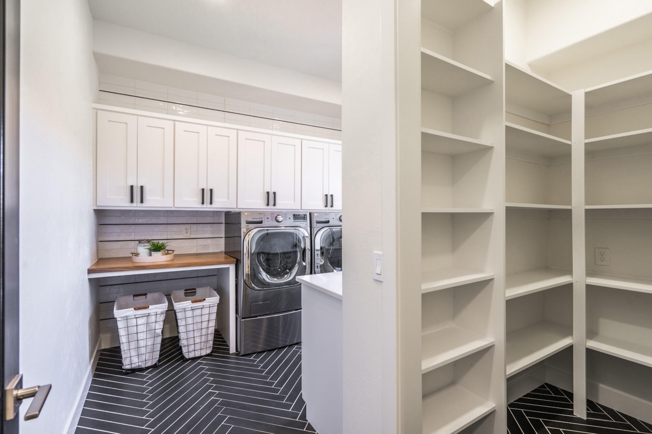 1550 N Parkstone RD W Washington, UT 84780 home for sale, MLS#25-259082 - Erika Rogers Photo 24