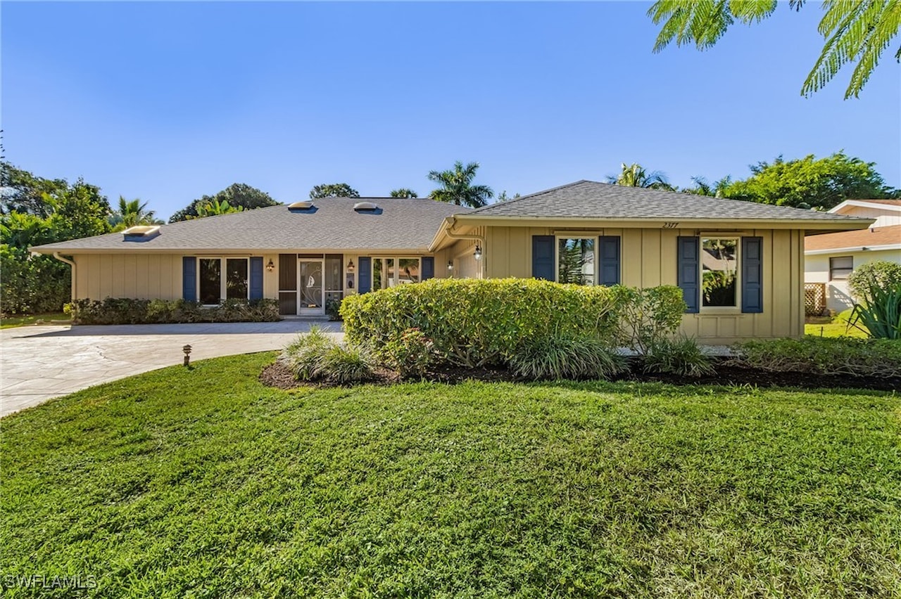 1714 Kings Lake Blvd #2 Naples, FL 34112 | MLS 225084504, image size:1280x852