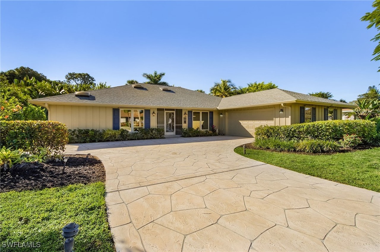 2596 Kings Lake Blvd #5-103 Naples, FL 34112 | MLS 225084074, image size:1280x852