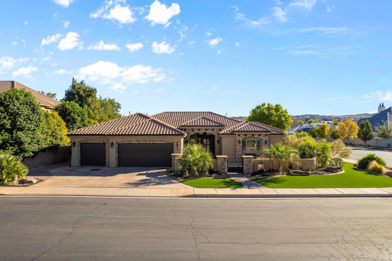 2804 E 1190 S ST St George, UT 84790 home for sale, MLS#25-267623 - Erika Rogers