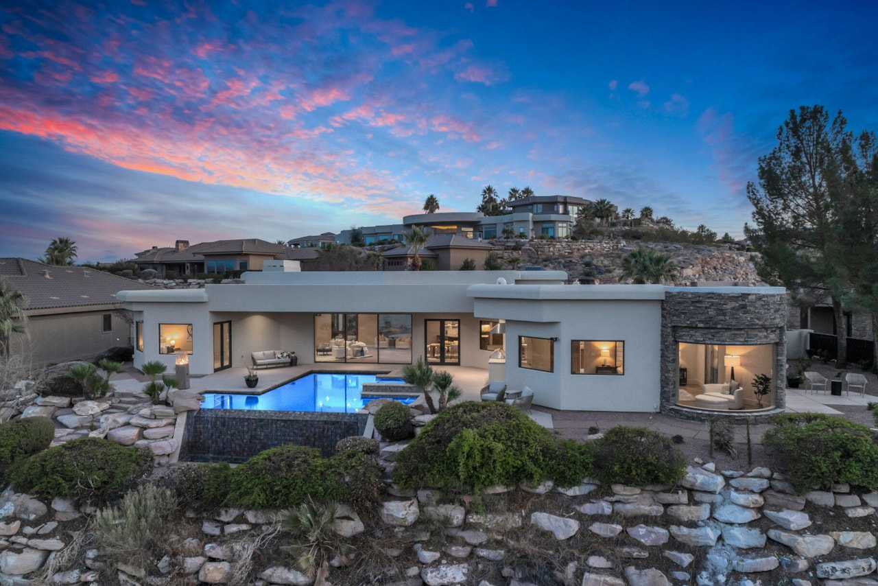 2031 E Cliff Point DR St George, UT 84790 home for sale, MLS#25-259449 - Erika Rogers Photo 20