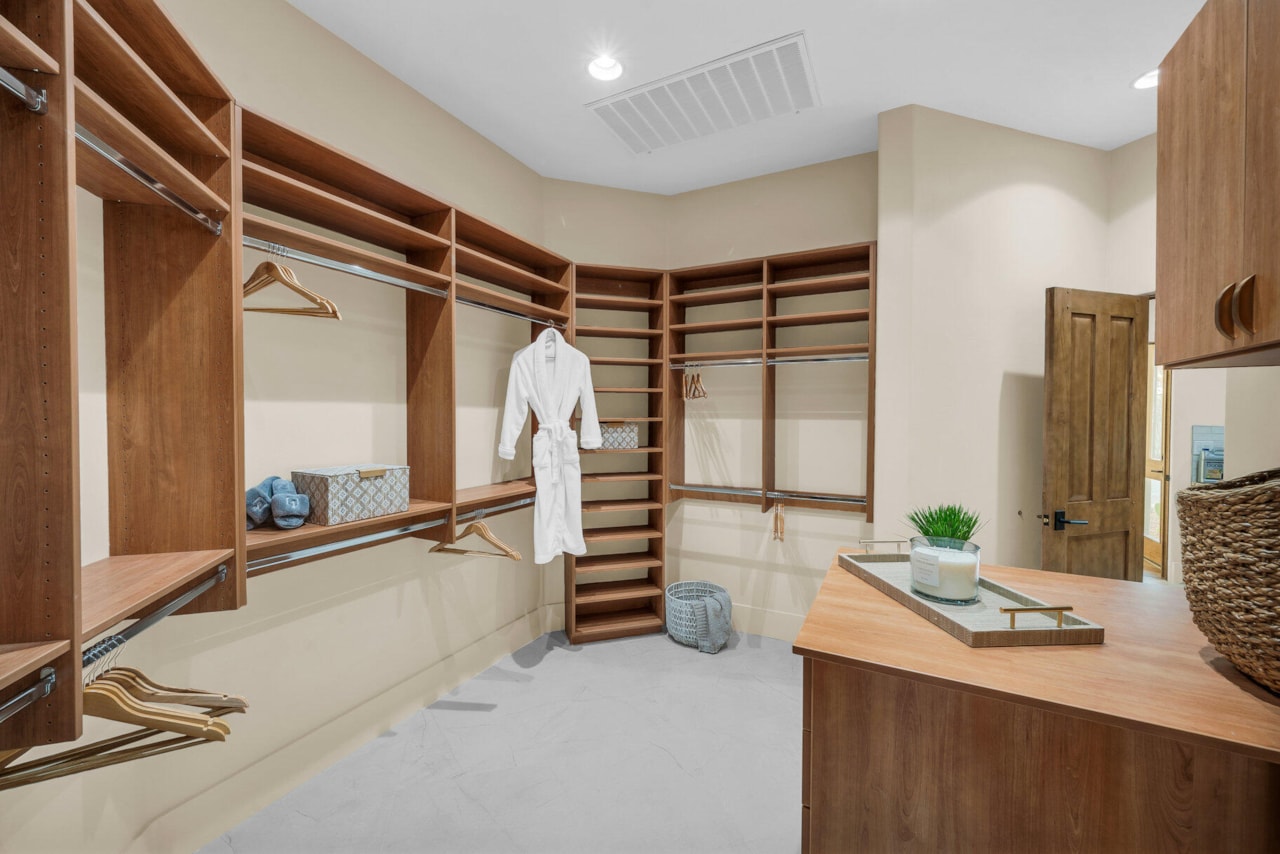 2031 E Cliff Point DR St George, UT 84790 home for sale, MLS#25-259449 - Erika Rogers Photo 25