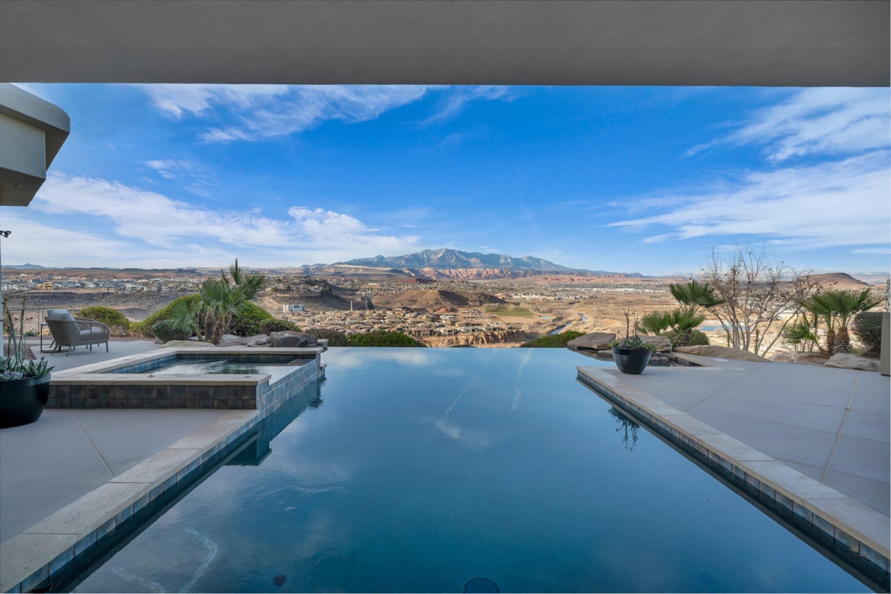 2031 E Cliff Point DR St George, UT 84790 home for sale, MLS#25-259449 - Erika Rogers Photo 31