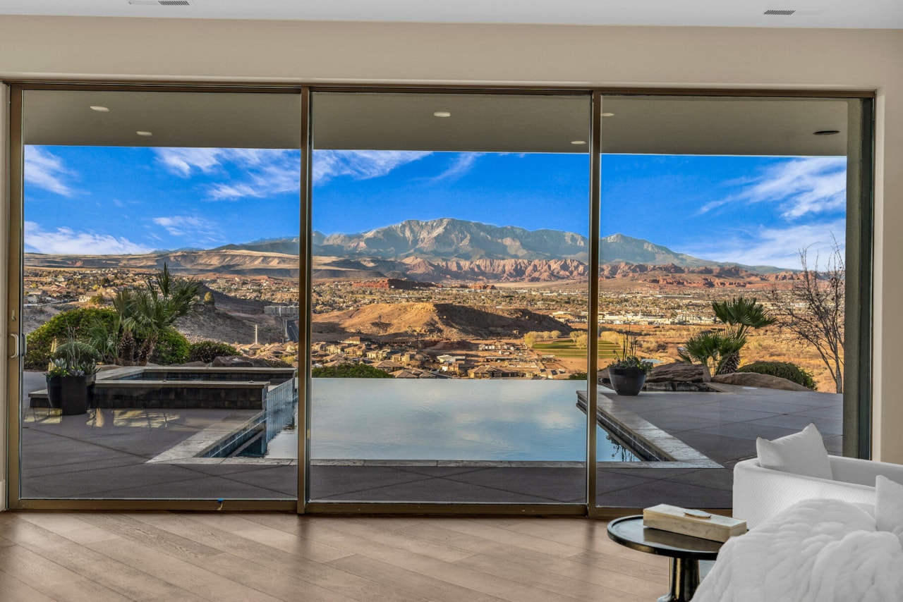 2031 E Cliff Point DR St George, UT 84790 home for sale, MLS#25-259449 - Erika Rogers Photo 30