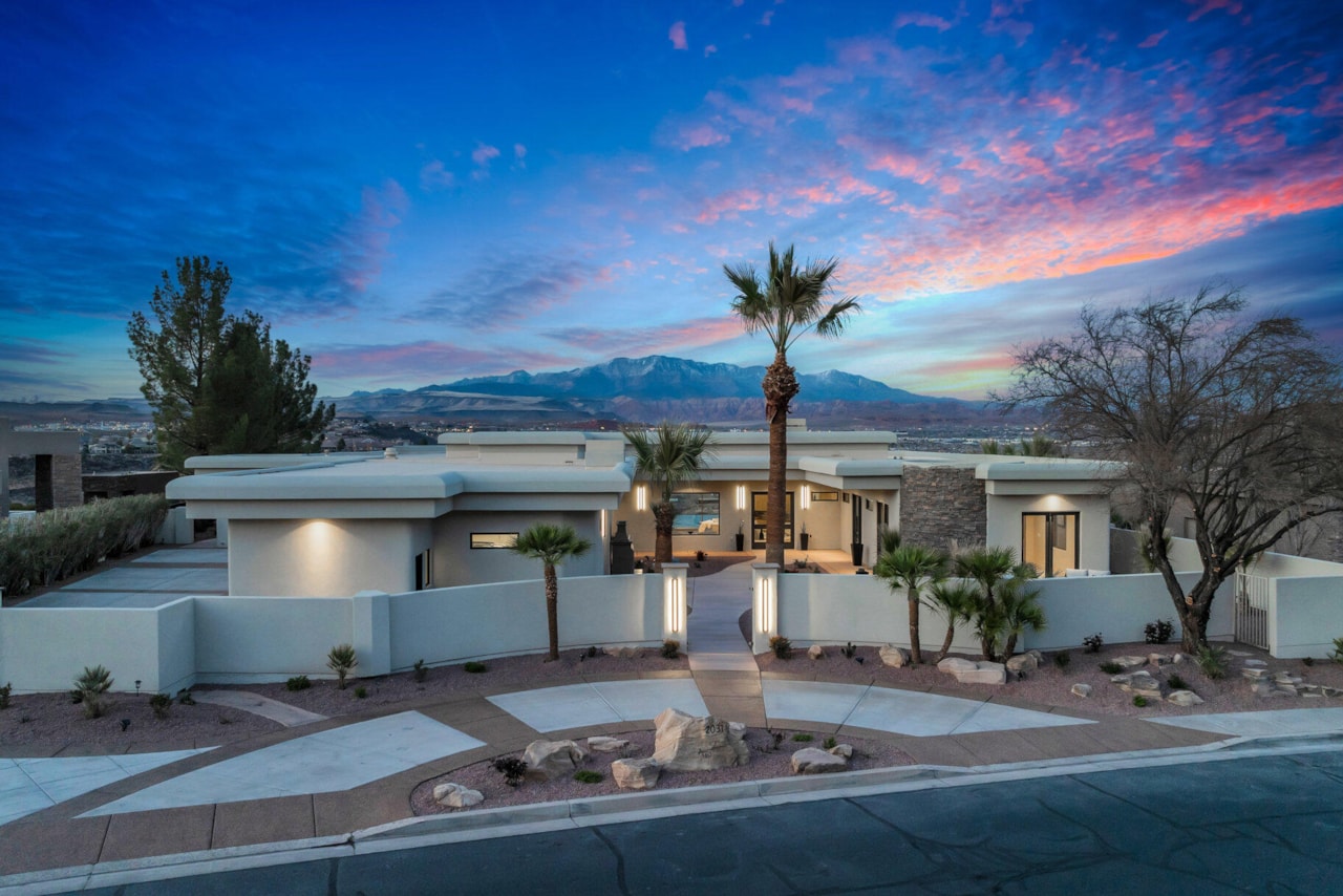 2031 E Cliff Point DR St George, UT 84790 home for sale, MLS#25-259449 - Erika Rogers Photo 47