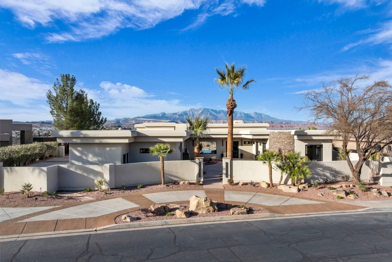 2031 E Cliff Point DR St George, UT 84790 home for sale, MLS#25-259449 - Erika Rogers Photo 53