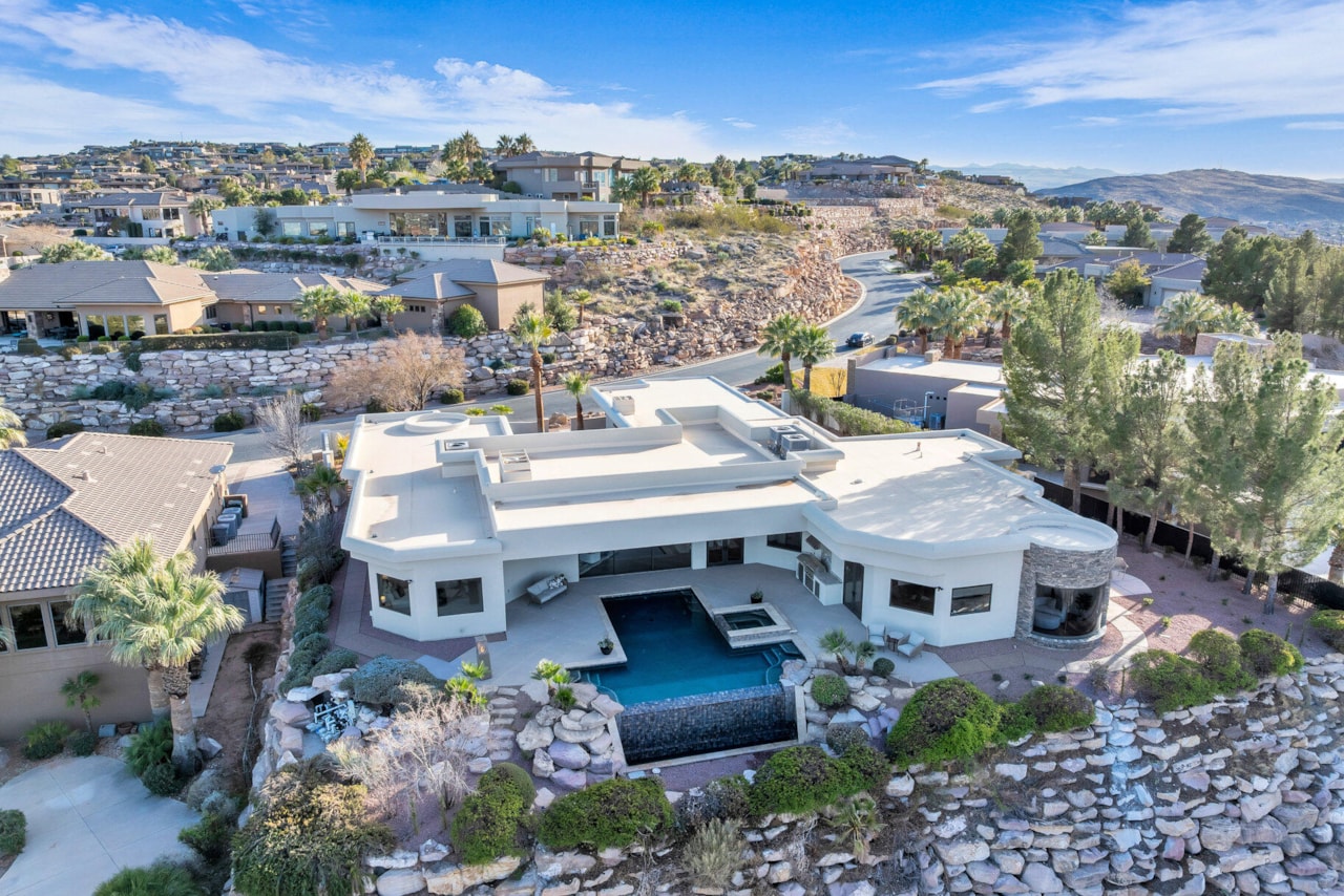 2031 E Cliff Point DR St George, UT 84790 home for sale, MLS#25-259449 - Erika Rogers Photo 57