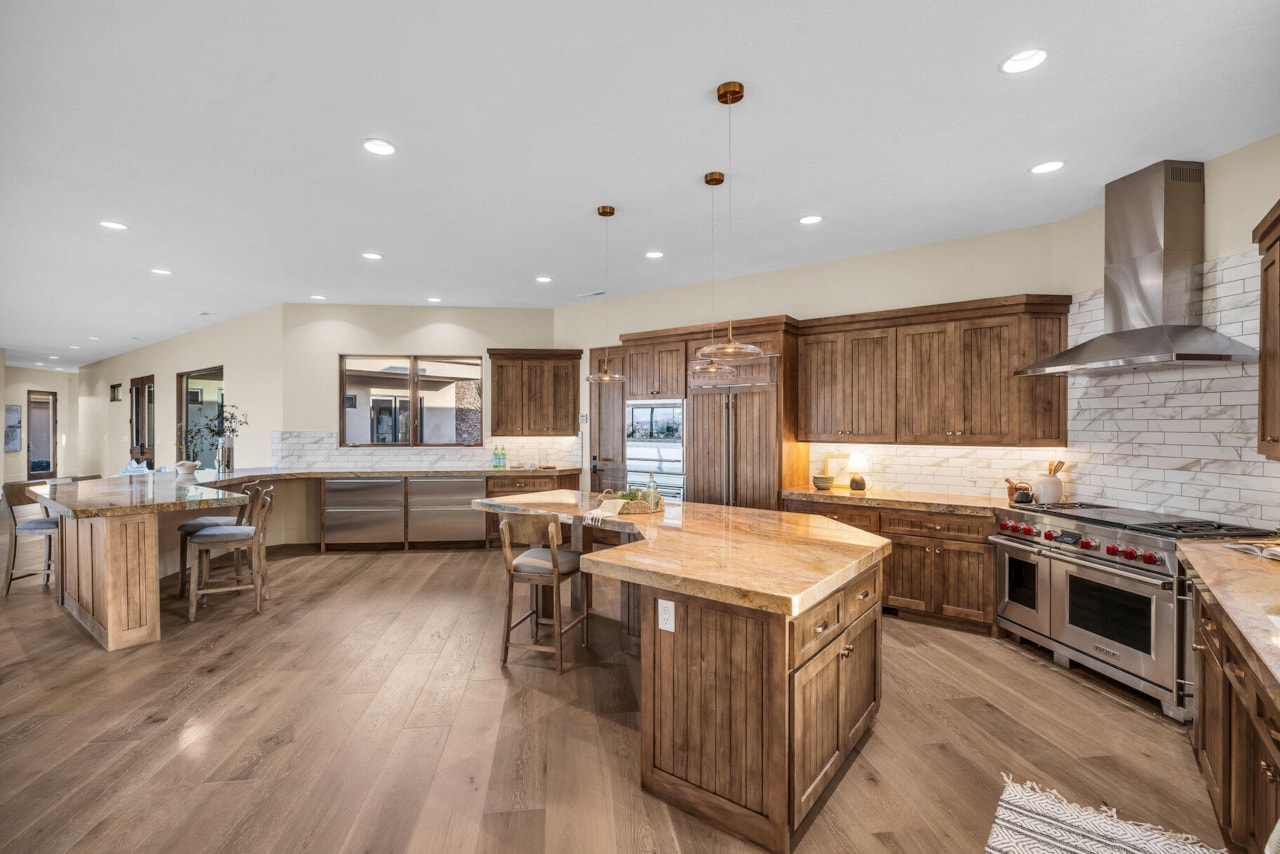 2031 E Cliff Point DR St George, UT 84790 home for sale, MLS#25-259449 - Erika Rogers Photo 15