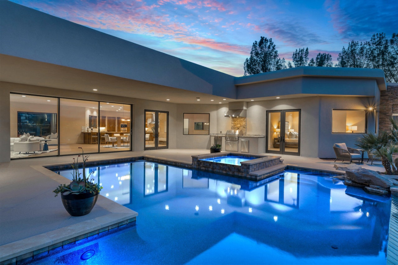 2031 E Cliff Point DR St George, UT 84790 home for sale, MLS#25-259449 - Erika Rogers Photo 2