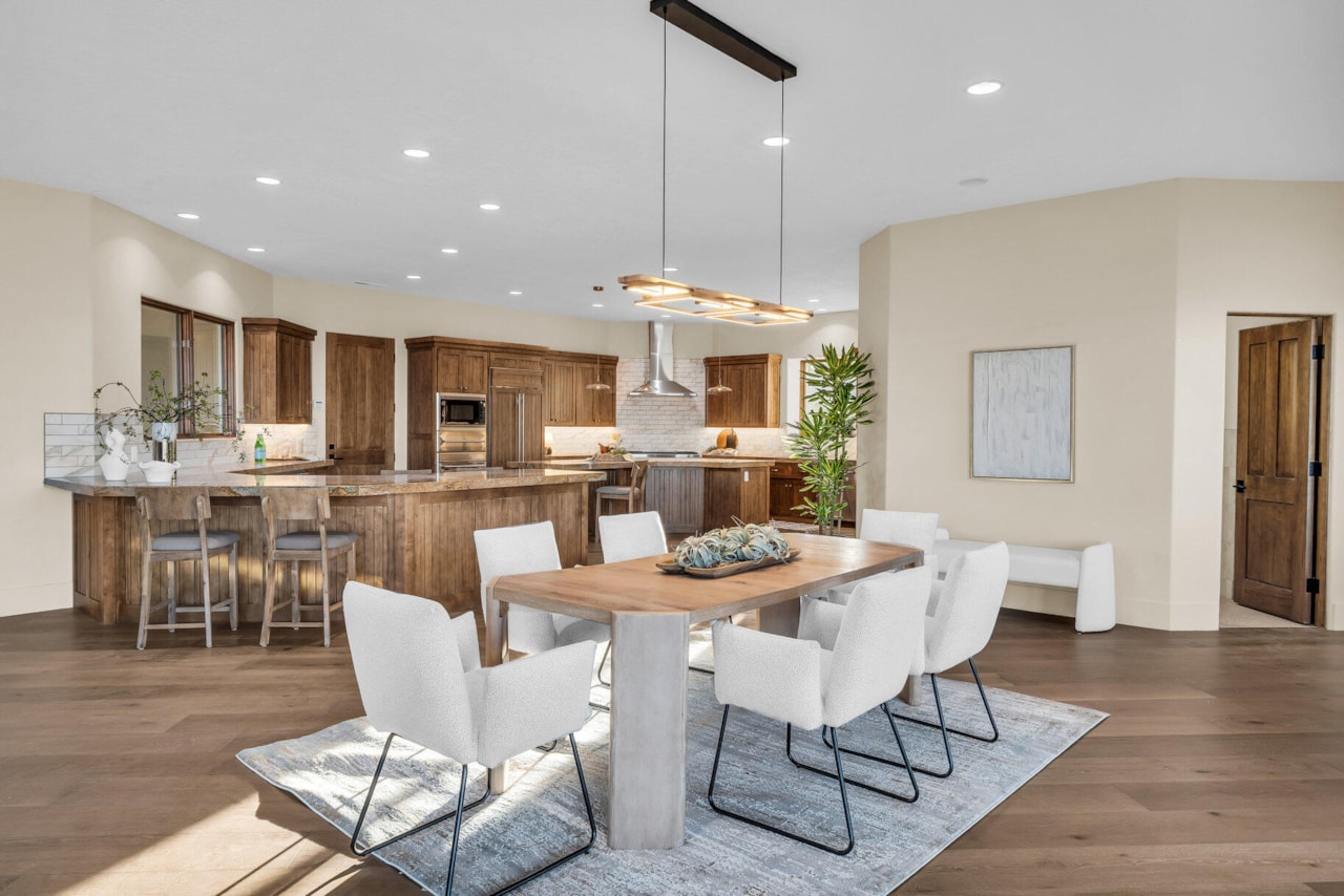 2031 E Cliff Point DR St George, UT 84790 home for sale, MLS#25-259449 - Erika Rogers Photo 4