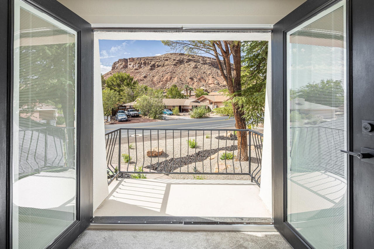 3273 S Bloomington DR W St George, UT 84790 home for sale, MLS#25-267635 - Erika Rogers Photo 13