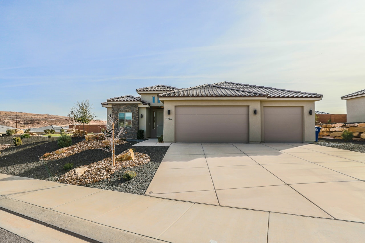 2767 W Vico Way St George, UT 84770 home for sale, MLS#25-267632 - Erika Rogers Photo 2