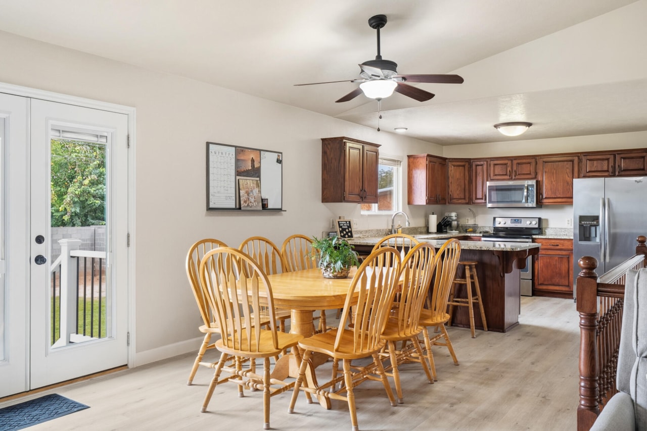 2140 E 620  N St George, UT 84790 home for sale, MLS#25-266836 - Erika Rogers Photo 11