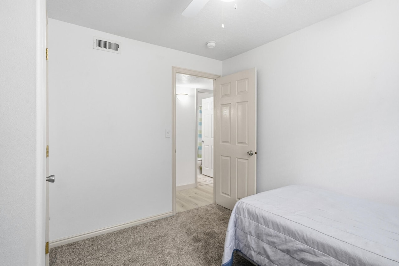 2140 E 620  N St George, UT 84790 home for sale, MLS#25-266836 - Erika Rogers Photo 36