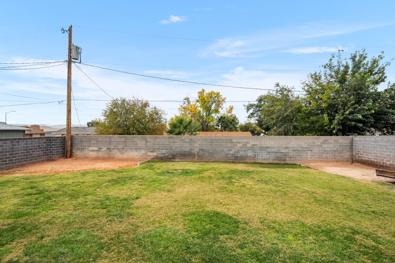 2140 E 620  N St George, UT 84790 home for sale, MLS#25-266836 - Erika Rogers Photo 44