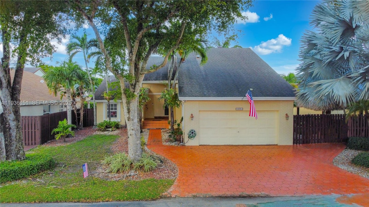 4235 SW 148th Pl Miami FL 33185 for sale - A11936151