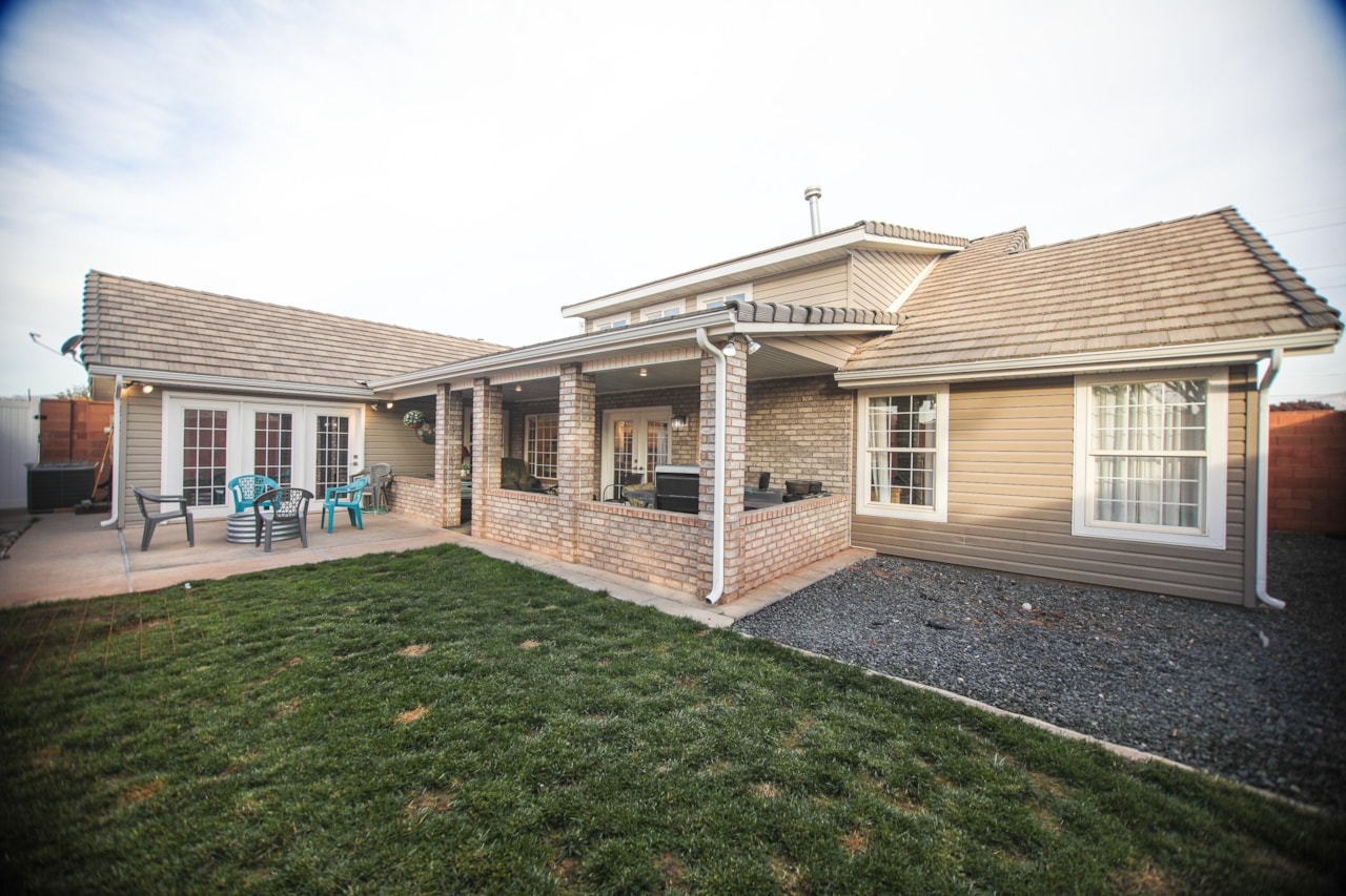 670 E 900  S St George, UT 84790 home for sale, MLS#25-267631 - Erika Rogers Photo 38