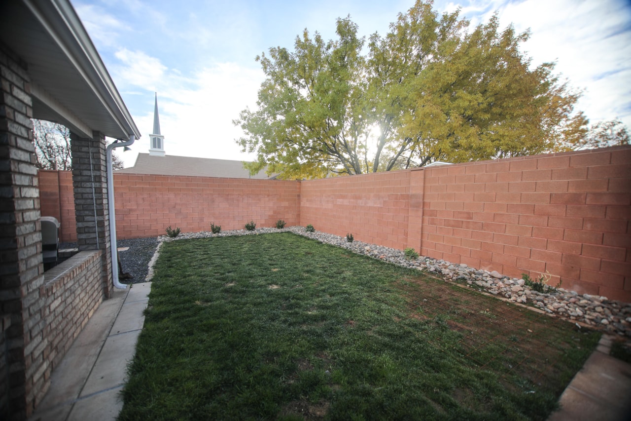 670 E 900  S St George, UT 84790 home for sale, MLS#25-267631 - Erika Rogers Photo 40