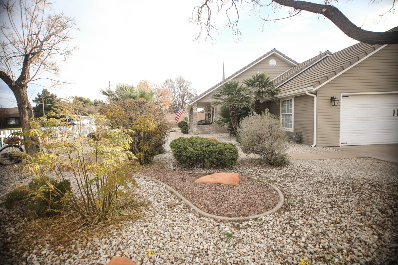 670 E 900  S St George, UT 84790 home for sale, MLS#25-267631 - Erika Rogers Photo 52