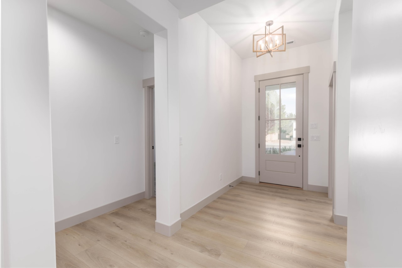 1957 Chalet CIR Santa Clara, UT 84765 home for sale, MLS#25-267639 - Erika Rogers Photo 23