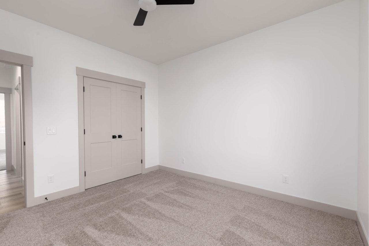 1957 Chalet CIR Santa Clara, UT 84765 home for sale, MLS#25-267639 - Erika Rogers Photo 29