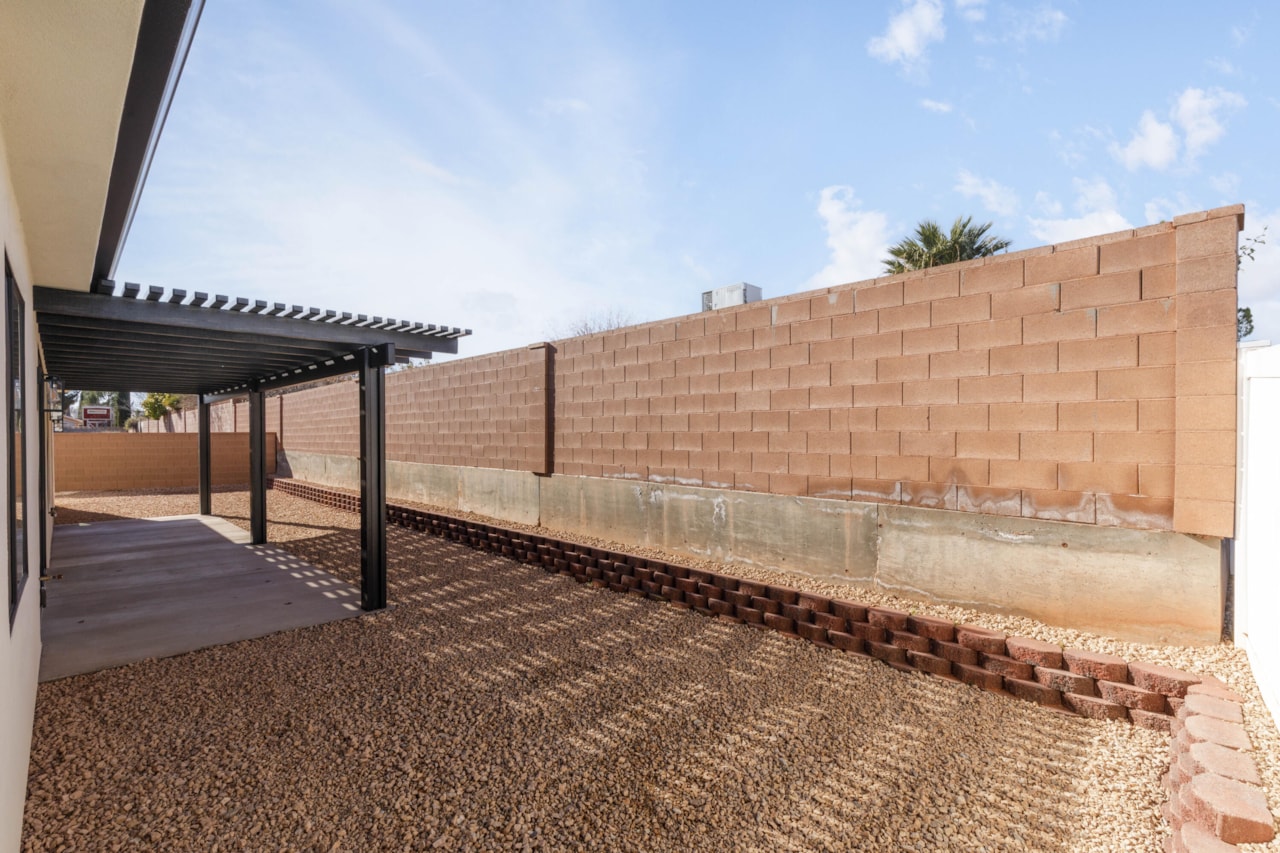 1957 Chalet CIR Santa Clara, UT 84765 home for sale, MLS#25-267639 - Erika Rogers Photo 33