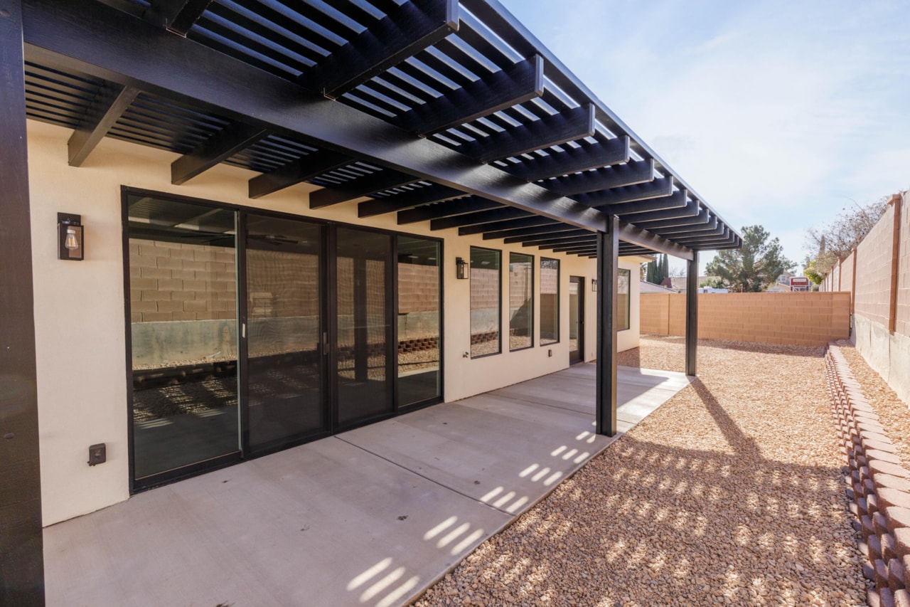 1957 Chalet CIR Santa Clara, UT 84765 home for sale, MLS#25-267639 - Erika Rogers Photo 35