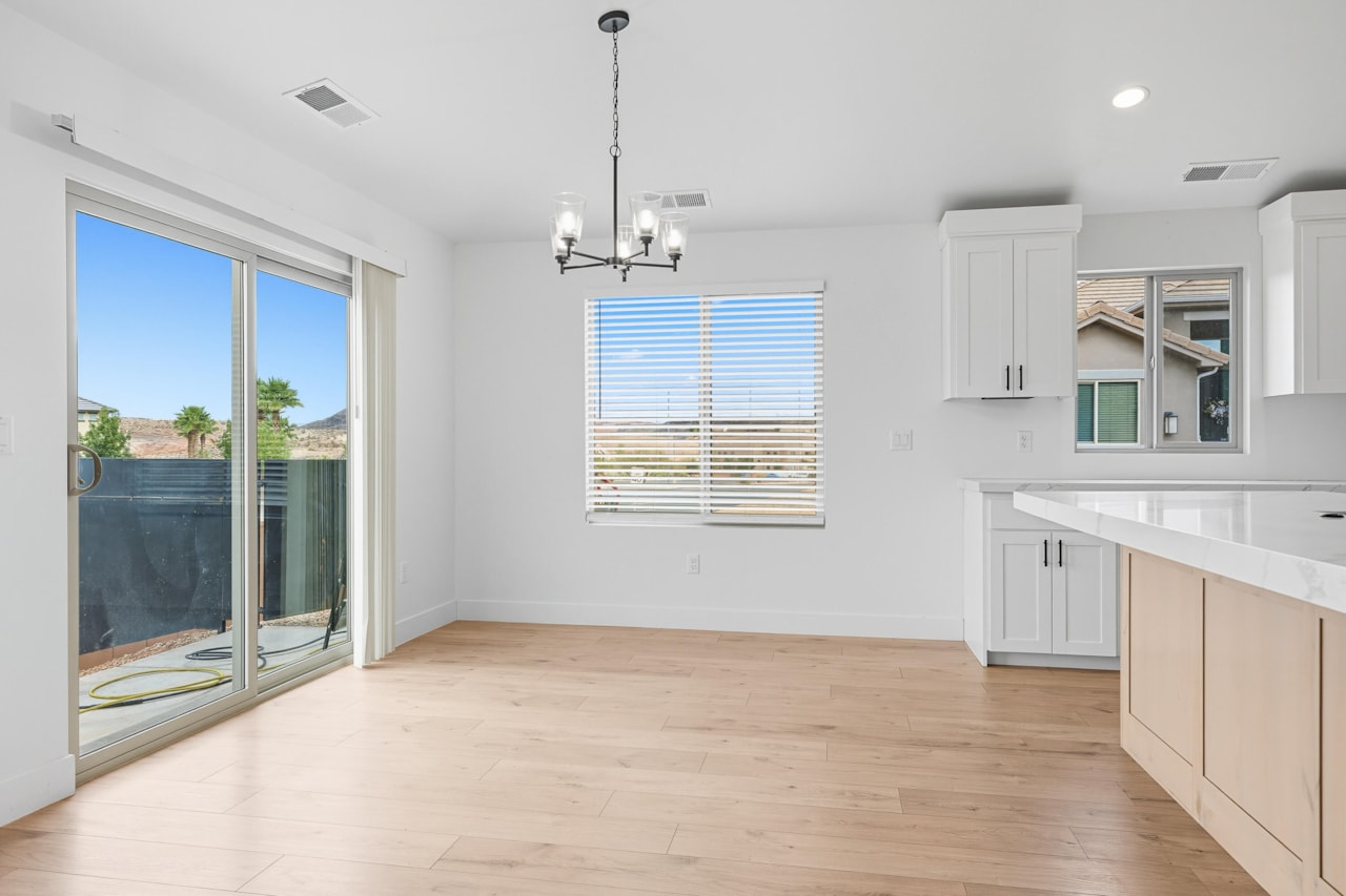 2261 S Tonaquint #31 St George, UT 84770 home for sale, MLS#25-265311 - Erika Rogers Photo 7