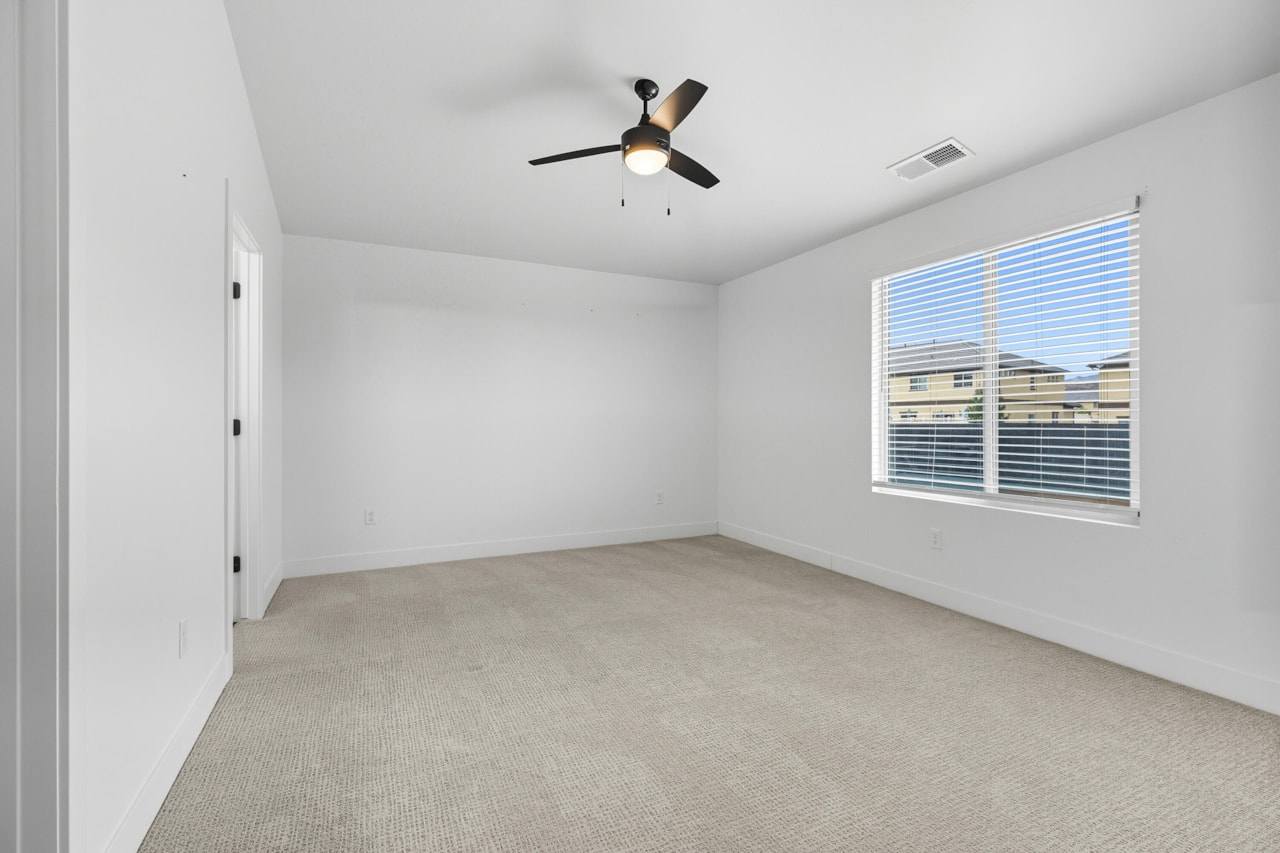 2261 S Tonaquint #31 St George, UT 84770 home for sale, MLS#25-265311 - Erika Rogers Photo 11