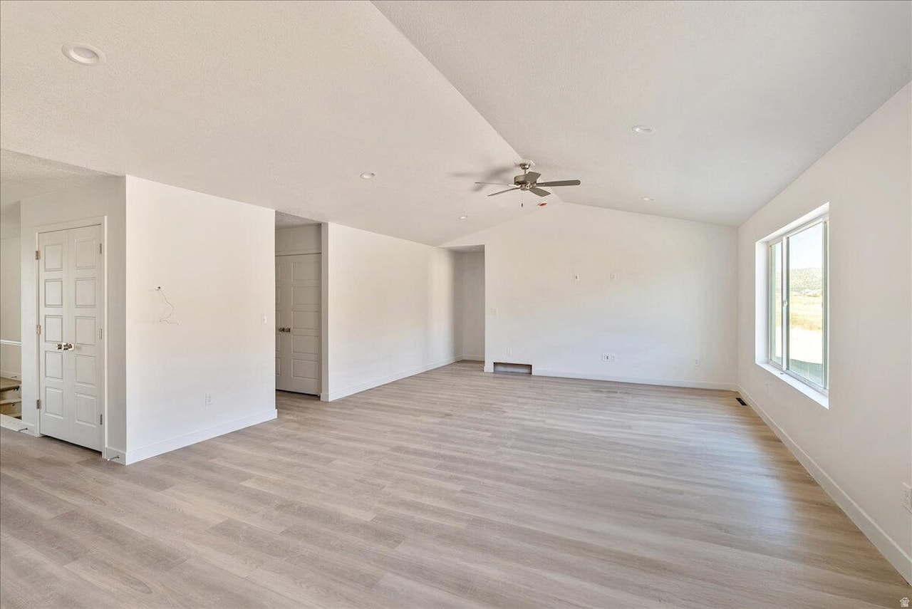 3687 N Columbine Way Way #380 Eagle Mountain, UT 84005 home for sale, MLS#25-267657 - Erika Rogers Photo 7